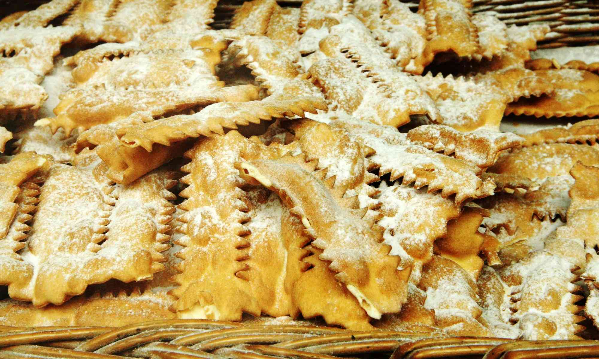 Chiacchiere Carnevale - MATTHIASRABBIONE da Getty Images via canva.com