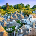 Trulli di Alberobello - di davidionut da Getty Images Pro via canva.com