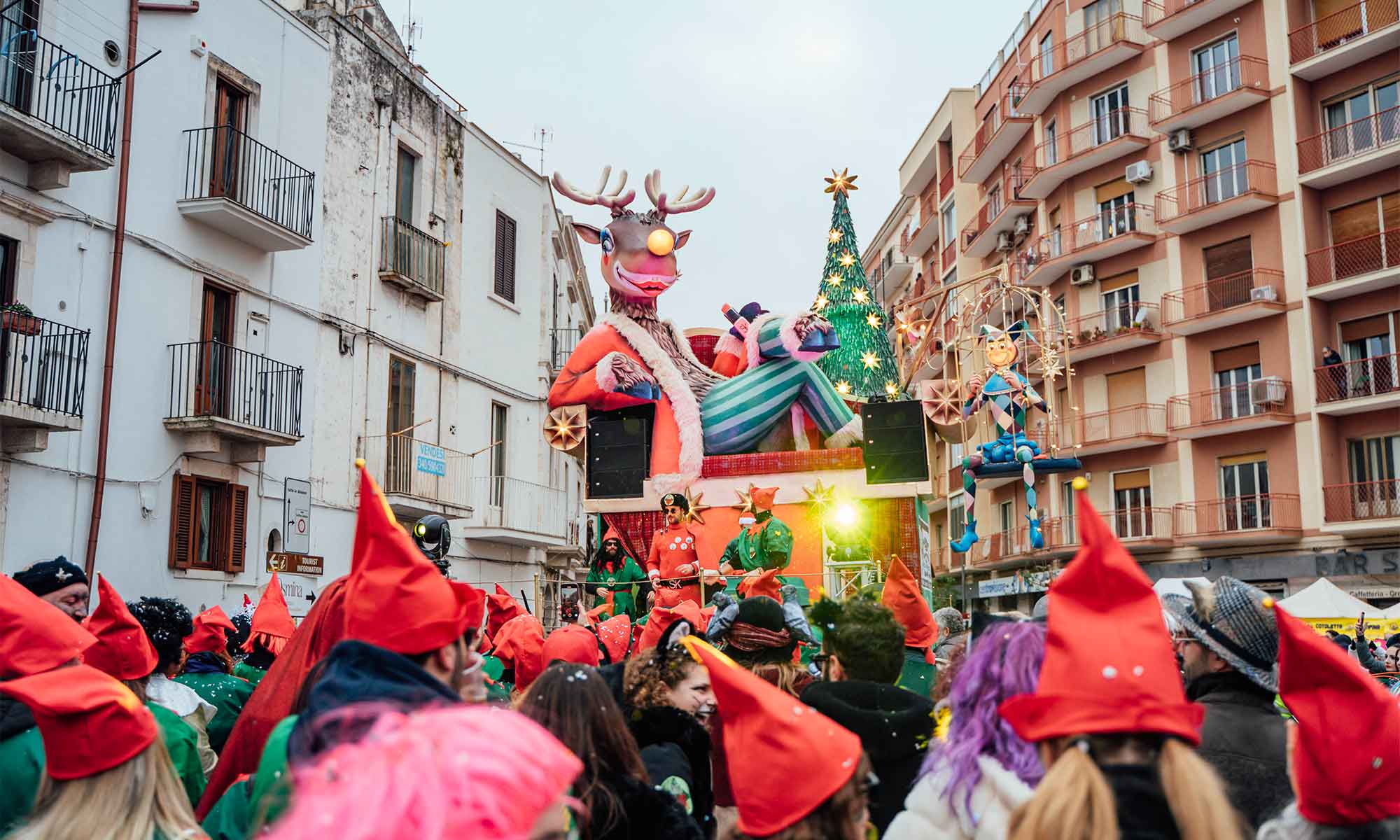 El carnaval de Putignano triunfa con su edición inclusiva y sin barreras