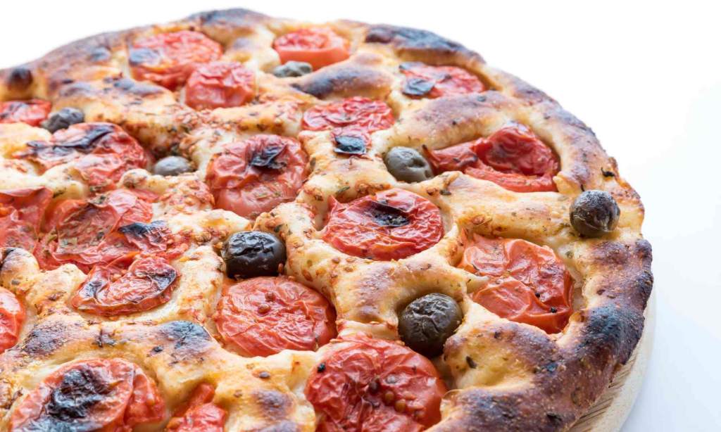 Focaccia Barese - di fpwing da Getty Images via canva.com