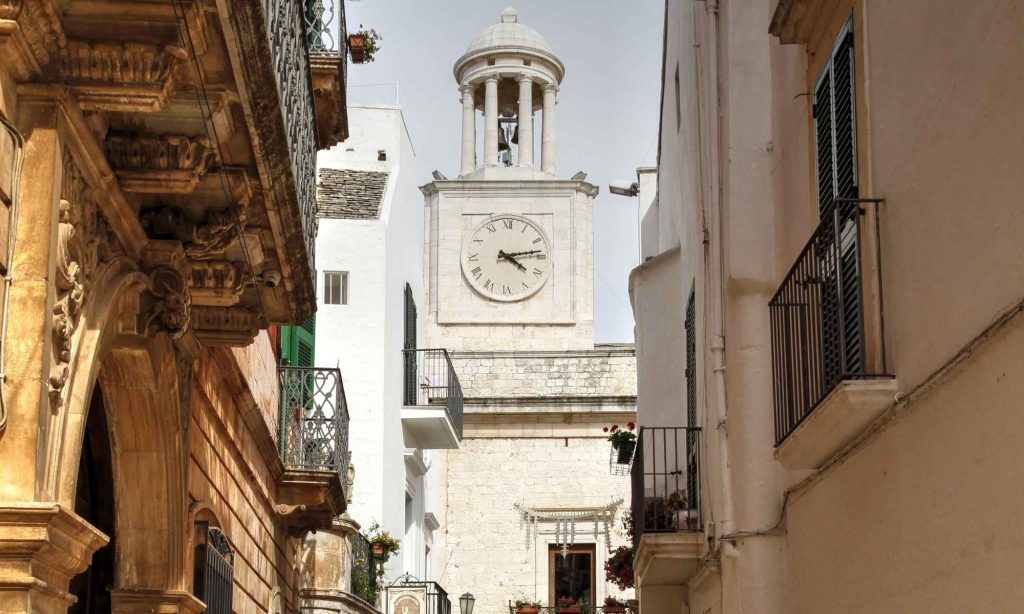Locorotondo - di Gildo Cancelli da Pexels via canva.com