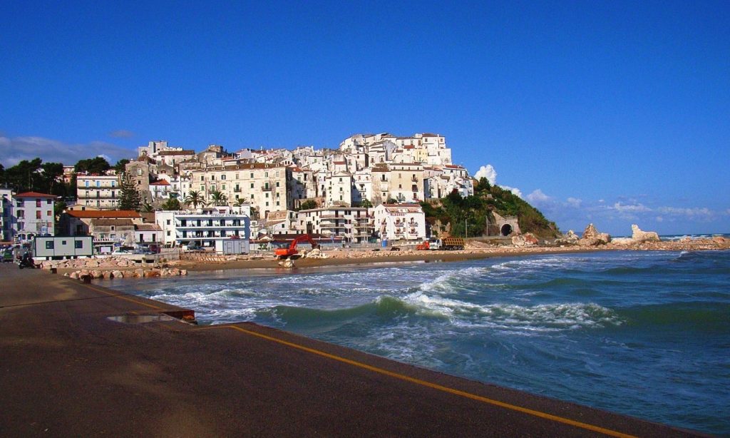 Rodi Garganico - di lucamato da Getty Images via canva.com