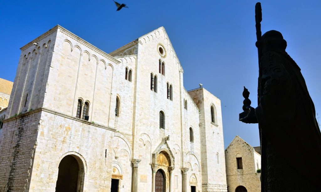 San Nicola Bari - di alxpin da Getty Images Signature via canva.com