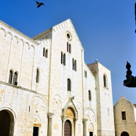 San Nicola Bari - di alxpin da Getty Images Signature via canva.com
